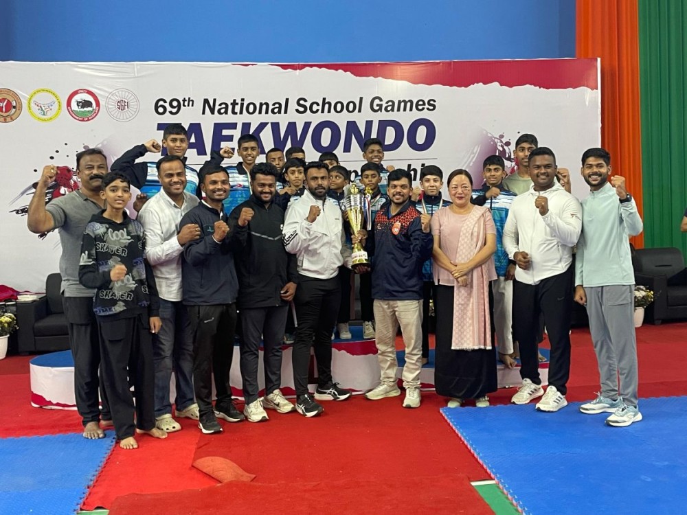 Team Maharashtra, which emerged as the overall champion, with 4 medals, with the special guest, Minister for Women Resource Development and Horticulture, Salhoutuonuo Kruse, at the closing ceremony on October 30.